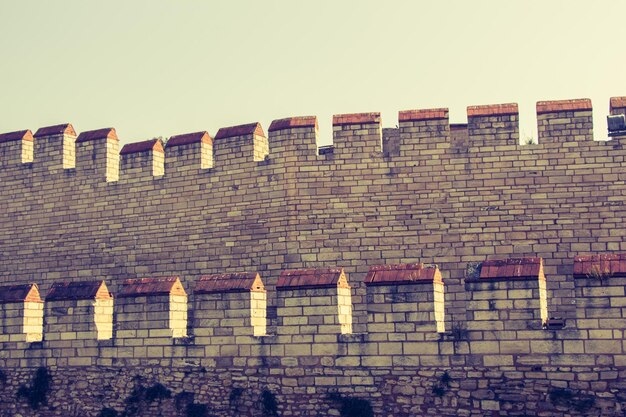 Foto de oude stadsmuren van constantinopel in istanbul, turkije