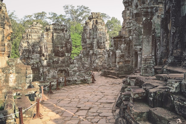 de oude stenen bayon-tempel