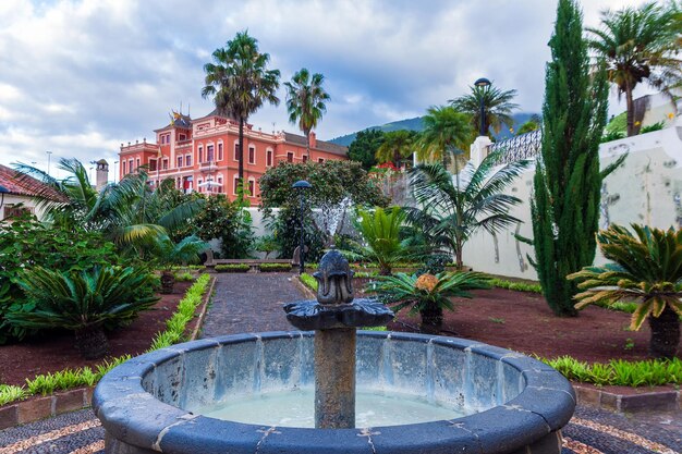 De oudste stad op het eiland Tenerife La Oratava Groene straten en parken op het eiland van de eeuwige lente Canarische Eilanden Spanje