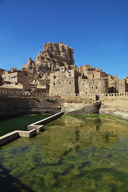 De pool in Thula-dorp in bergen Yemen