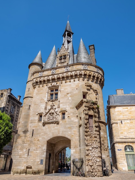 De poort Porte Cailhaud in Bordeaux Frankrijk