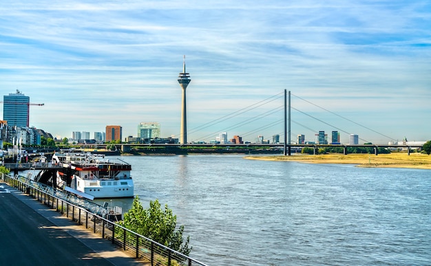 De Rijn in Düsseldorf Duitsland