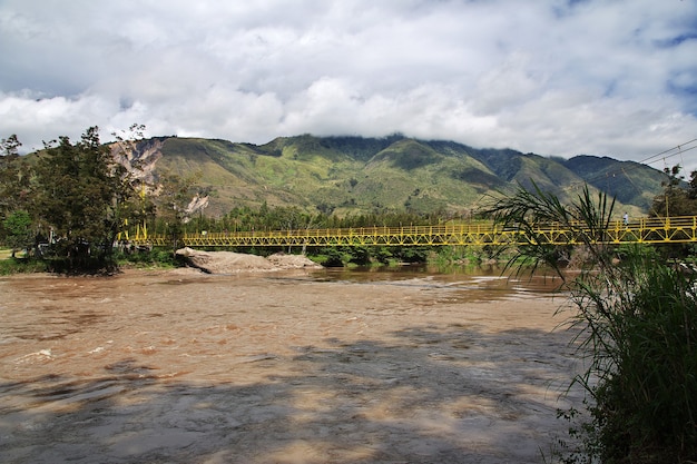 De rivier in de vallei van Wamena, Papua, Indonesië