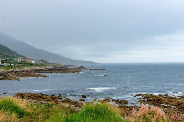 De rotsen van de Baiona-golfbreker zijn altijd spectaculair