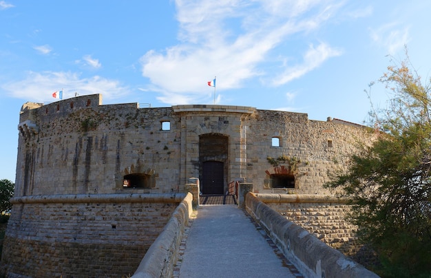 De Royal Tour-toren is een fort gebouwd om de marinehaven van de stad Toulon, Frankrijk, te beschermen