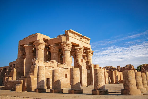 De ruïnes van de oude tempel van Sebek in Kom Ombo, Egypte