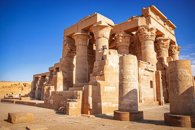 De ruïnes van de oude tempel van Sebek in Kom Ombo, Egypte