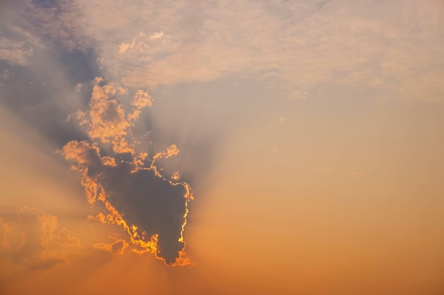 De sky tafel in de ondergaande zon