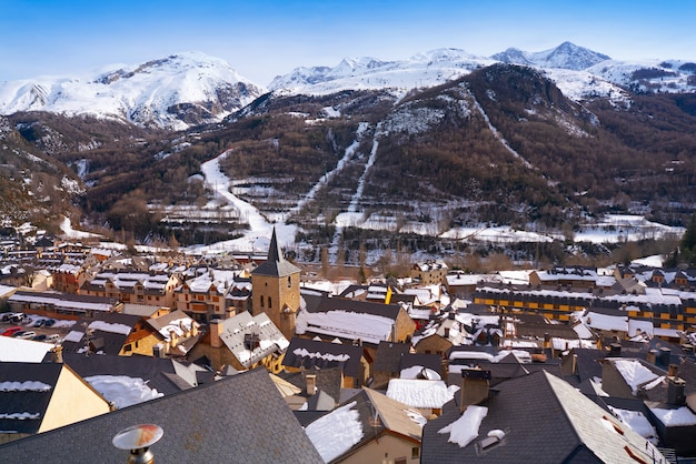 De sneeuwhorizon van Panticosa in Huesca de Pyreneeën Spanje