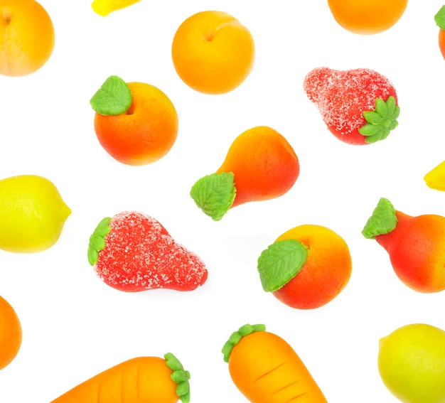 De snoepjes marsepein. In de vorm van fruit