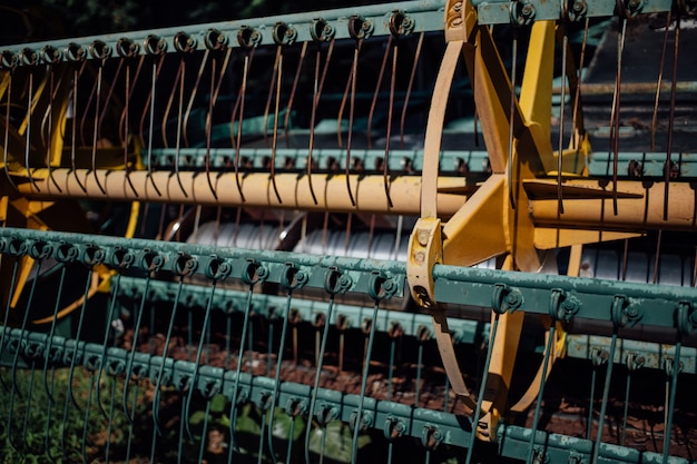 De staaldelen van harvestermachine