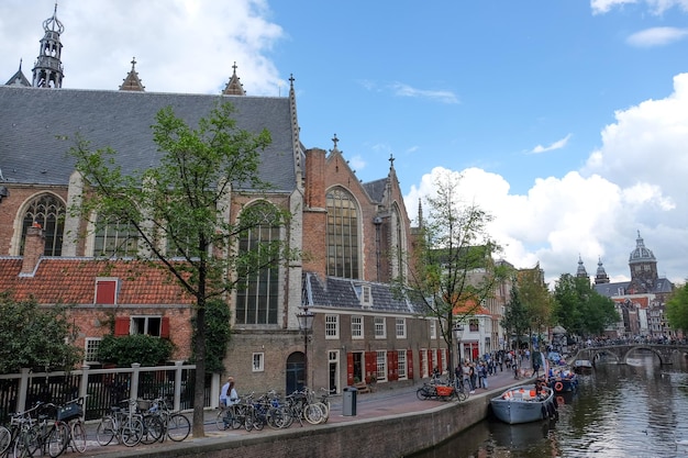 De stad Amsterdam in Nederland.