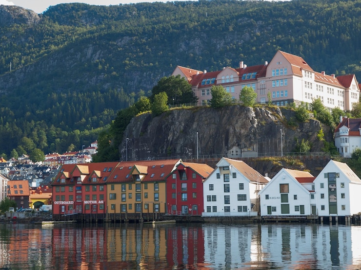 Foto de stad bergen in noorwegen.