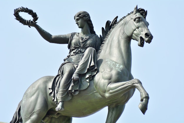 De stad Italië Boog van Milaan van het standbeelddetail van de Vrede