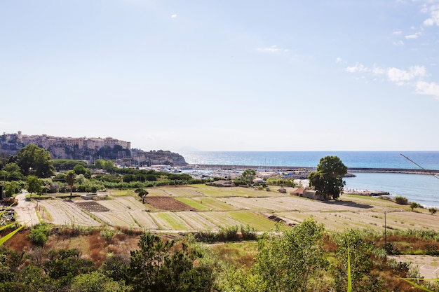 De stad Tropea in de provincie Vibo Valentia, Calabrië, Italië.