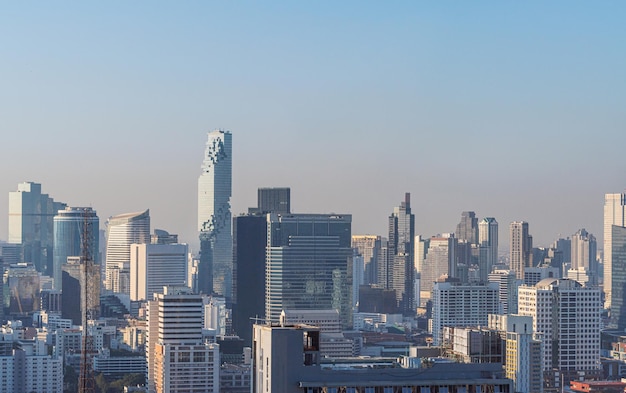 De stadshorizon van Bangkok in de ochtend Thailand