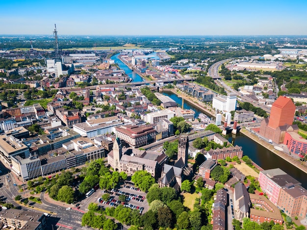 De stadshorizon van Duisburg in Duitsland