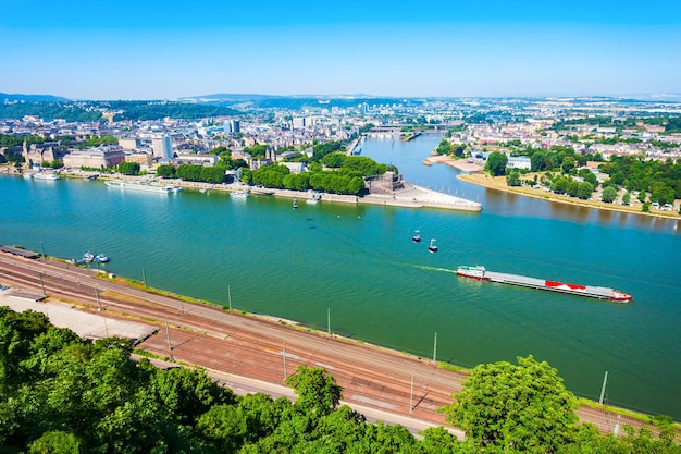 De stadshorizon van Koblenz in Duitsland