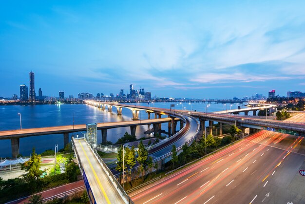 De stadshorizon van Seoel, Zuid-Korea