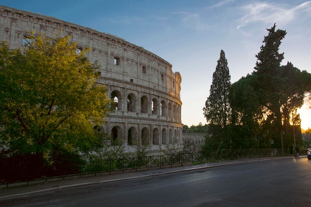 Foto de straten en het colosseum van rome