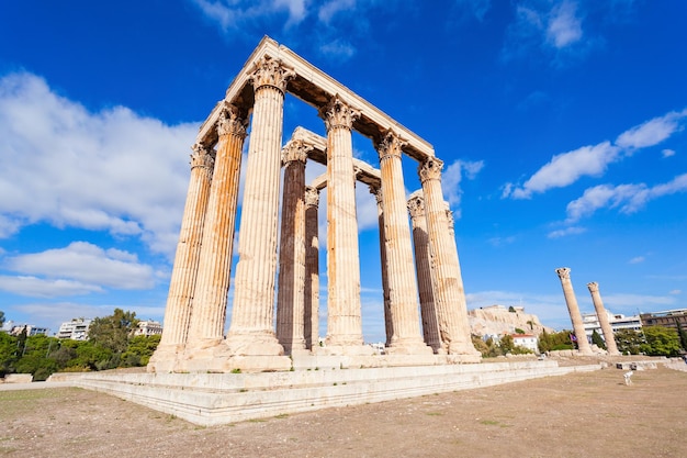 De Tempel van de Olympische Zeus of het Olympieion is een monument van Griekenland en een voormalige kolossale tempel in het centrum van de Griekse hoofdstad Athene.