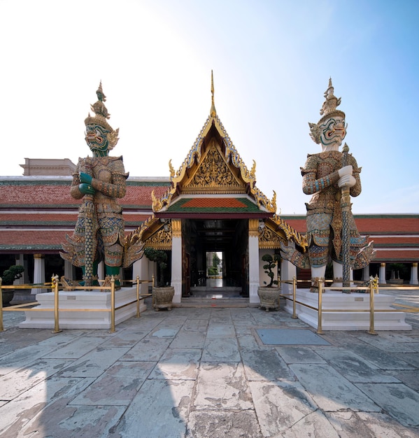 De tempel van de Smaragdgroene Boeddha en het Koninklijk Paleis