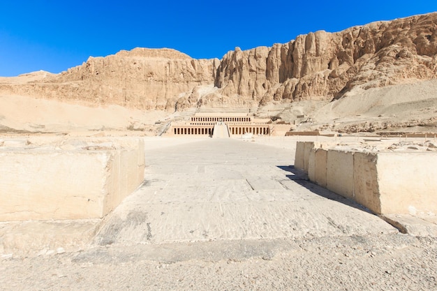 De tempel van hatshepsut in de buurt van luxor in egypte