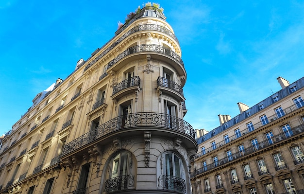De traditionele gevels van Parijse gebouwen Frankrijk