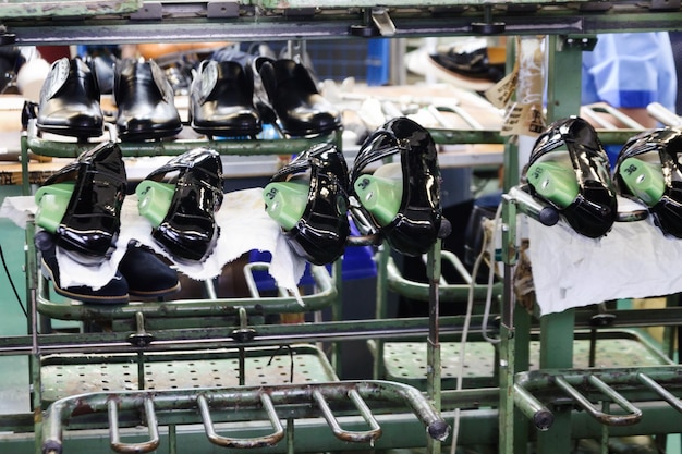 Foto de transportband van de schoenenfabriek