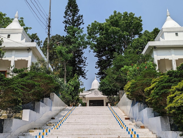De trap die naar de tempel leidt