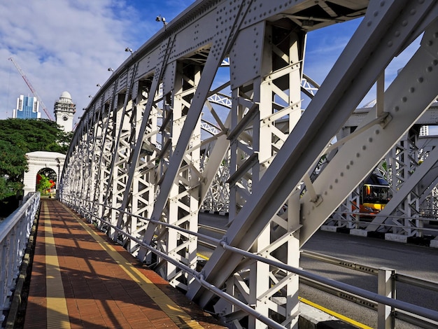 De vintage brug in de jachthaven singapore