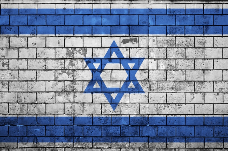 Foto de vlag van israël is geschilderd op een oude bakstenen muur