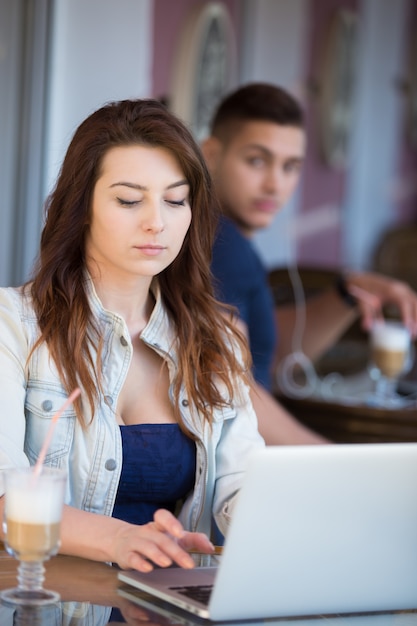De vrouw met de laptop