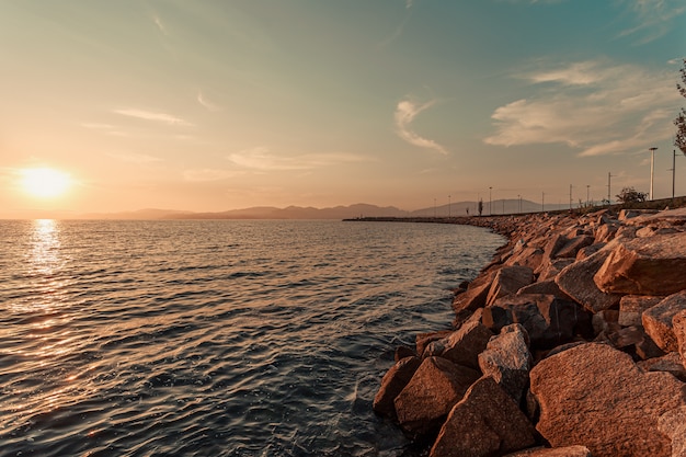 De wandeling langs de kust van Spanje