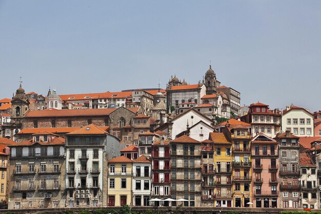 De waterkant van Rio Douro in Porto Portugal