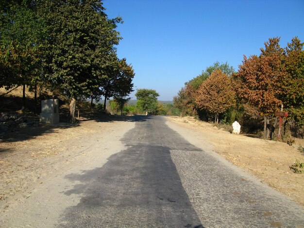 De weg in het kleine dorpje in myanmar