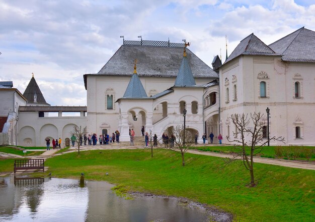 De witstenen Rostov Kremlin