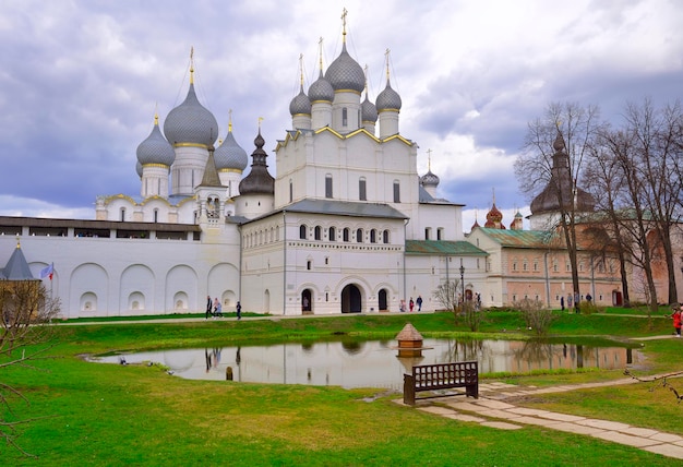 De witstenen Rostov Kremlin