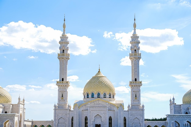 De witte moskee in Bulgar Tatarstan