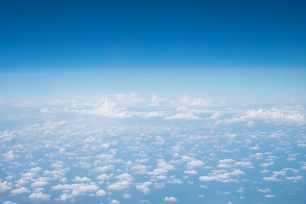 De wolken en de lucht zijn enorm