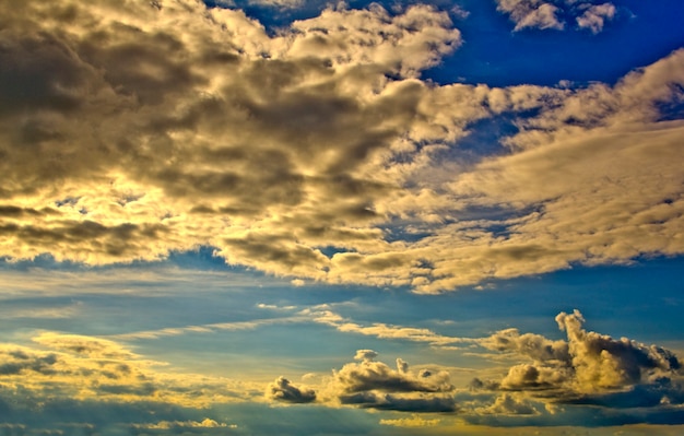 De wolken in de lucht