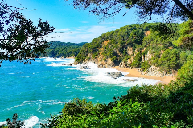 De zeekust in Lloret de Mar, Costa Brava, Catalonië, Spanje.