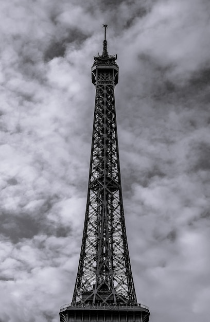 De zwart-witte details van de Eiffeltoren in Parijs