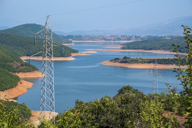 Debar meer zomer platteland landschap met bergen achtergrond Noord-Macedonië niet ver van Debar Town Europe