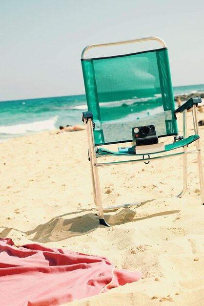 Photo deck chairs on beach