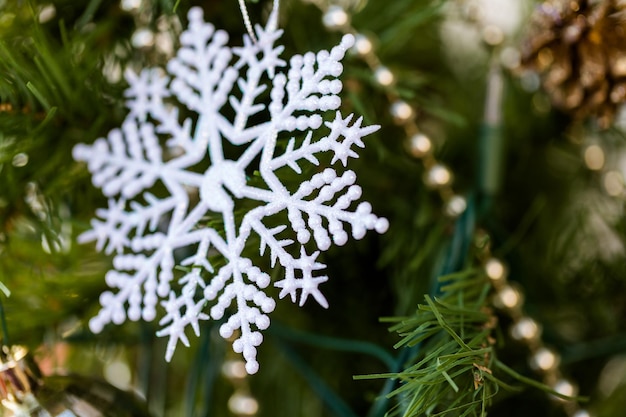 Decorate Christmas tree at the Christmas market.