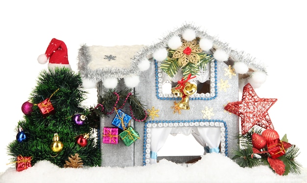 隔離された装飾されたクリスマスの家