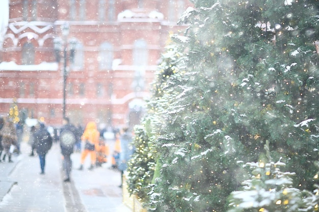 飾られたクリスマスツリー、美しい背景、ギフトやボール、休日