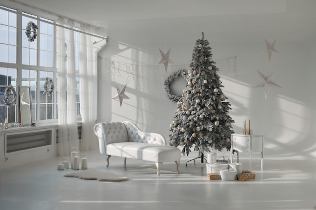 Uno studio fotografico di capodanno decorato dove si svolgono le riprese di natale