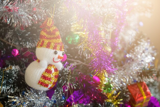 Decoratie van kerstboom achtergrond